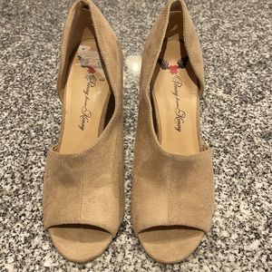 Penny loves Kenny beige shoes size 8 1/2